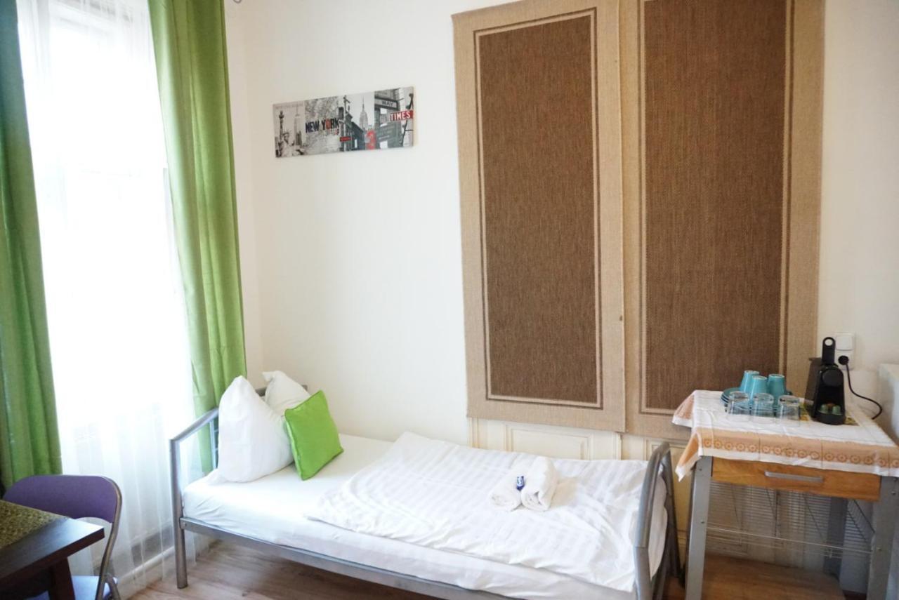 Contactless Check-In Room4You Waehring Viena Exterior foto